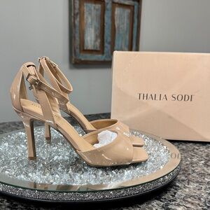 Thalia Sodi Delannie nude Patent Ankle-Strap Heels NEW 9